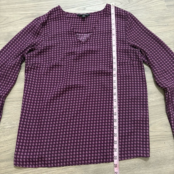 Banana Republic Purple Geometric Blouse Accordion Bell Sleeve V-Neck Womens Sz M - Picture 7 of 9